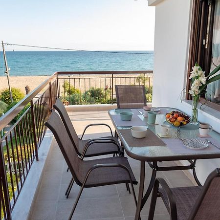 Dimi Seafront Apartment By Rentals Pro Services - Nea Moudania Exterior photo