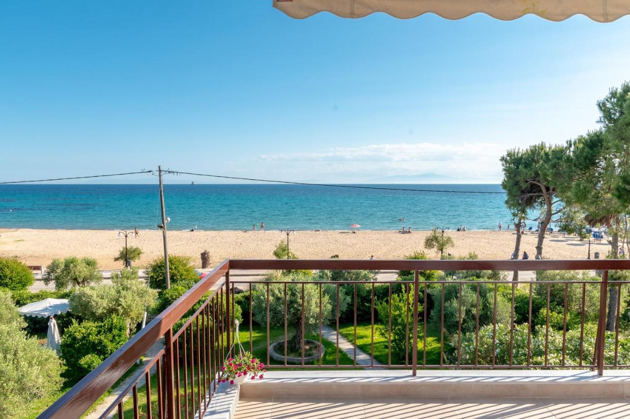 Dimi Seafront Apartment By Rentals Pro Services - Nea Moudania Exterior photo